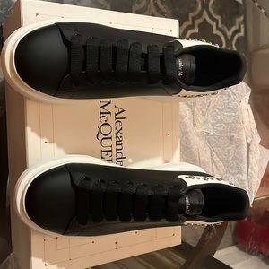 Alexander McQueen oversized sneaker